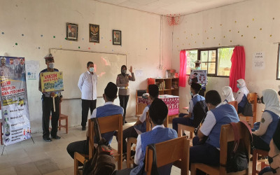 Police Go To School, Unit Dikmas Sat Lantas Polresta Kota Sosialisasi Prokes Dan Tertib Lalu Lintas