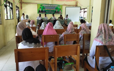 Kakankemenag Kota Palangka Raya Beri Pembinaan Guru MA,MTs,MI dan RA Annur